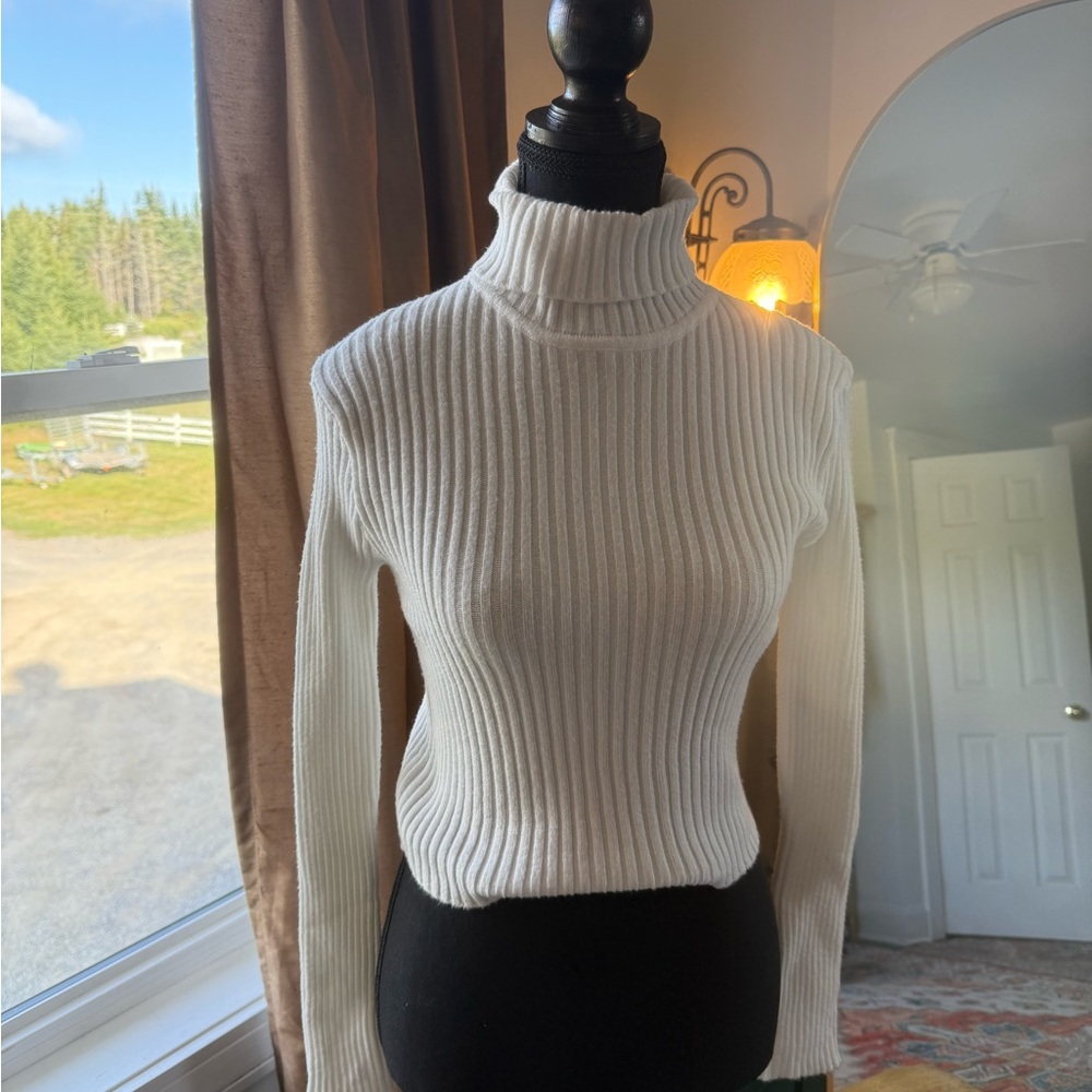 Active USA White Ribbed Turtleneck Sweater